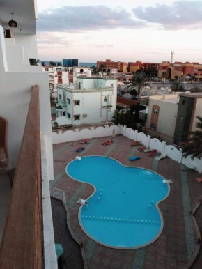 Al makramia compound